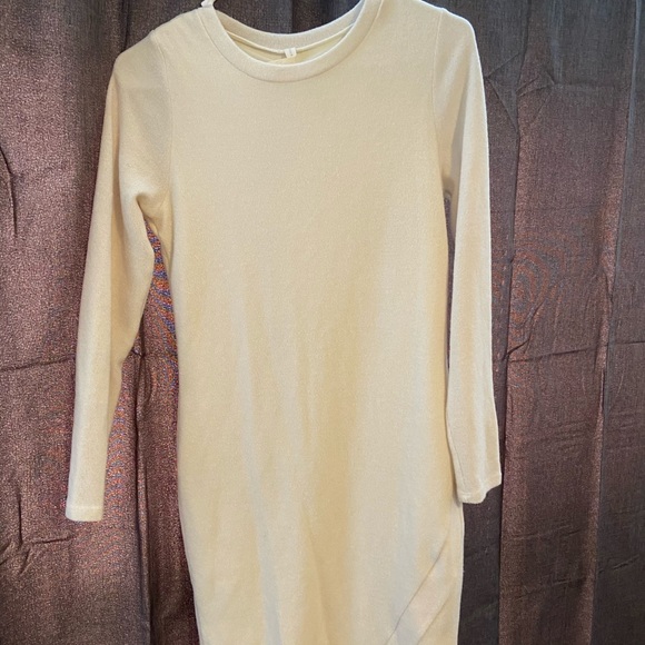 Maternity white dress - Picture 2 of 3